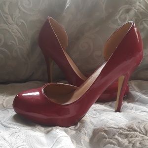 Michael Antonio red patent pump 8.5